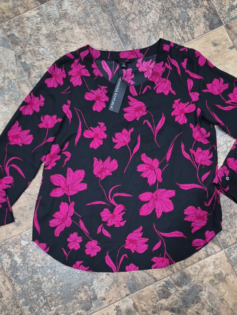 NWT $84 Banana Republic blouse Med